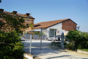 Hotels in Rivarolo Del Re